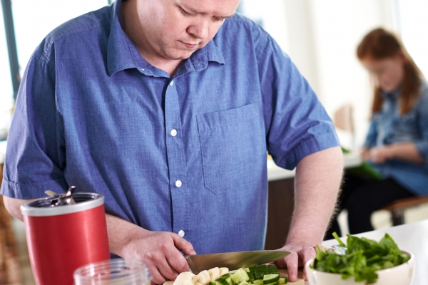 Dad making a healthy smoothie 