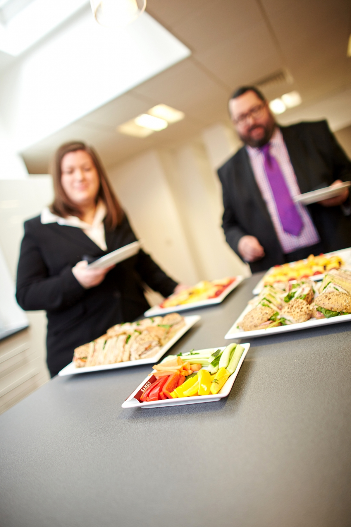 Colleagues having a healthy lunch