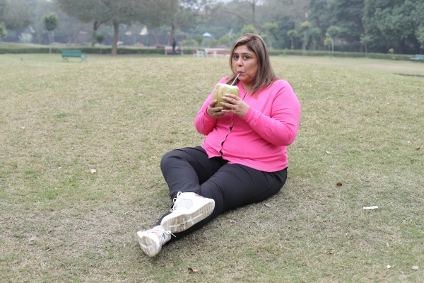 Fruit drink outdoors